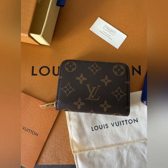Louis Vuitton Monogram Zippy Coin Purse Wallet - Picture 1 of 15